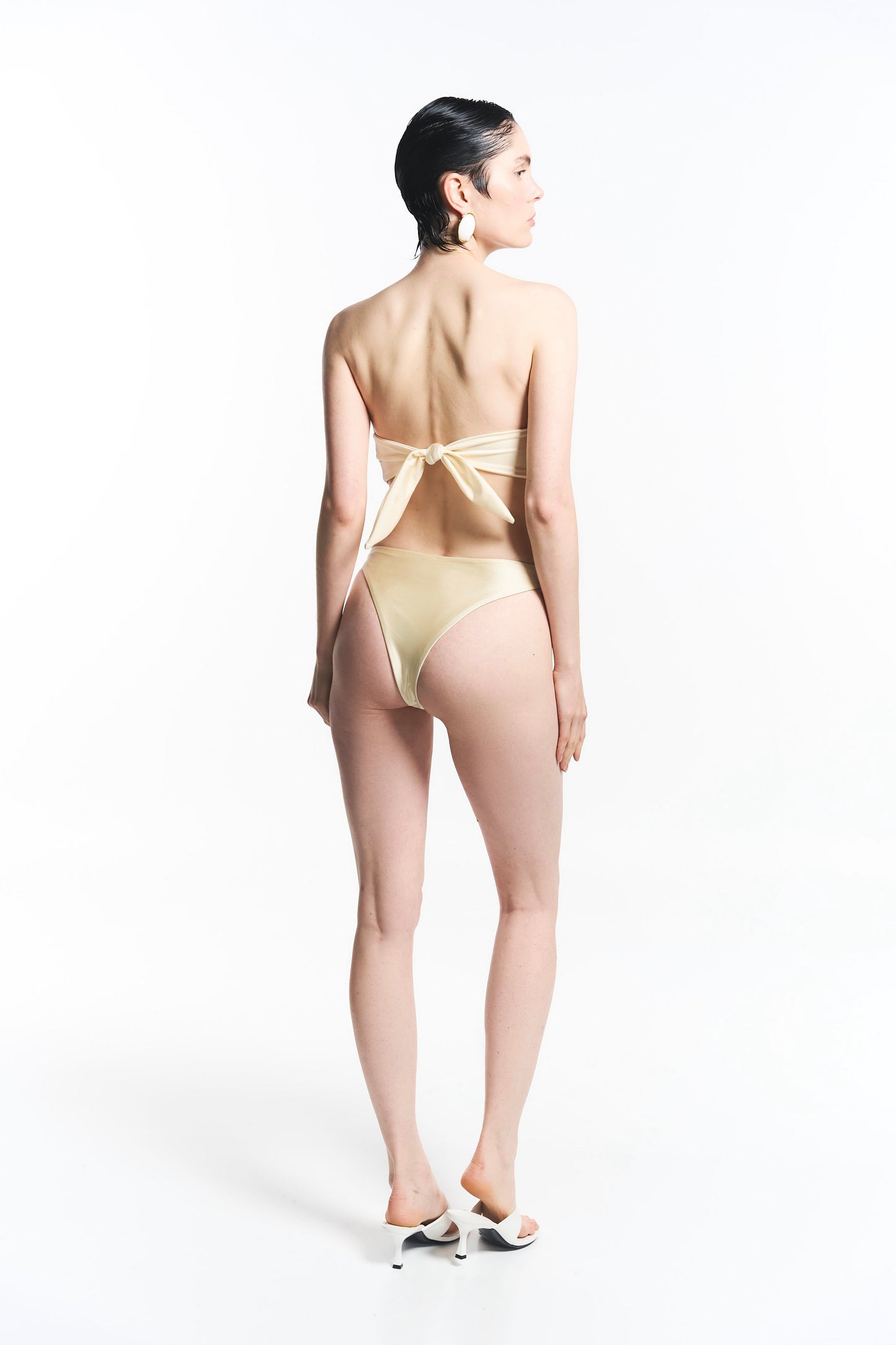 Valva one piece